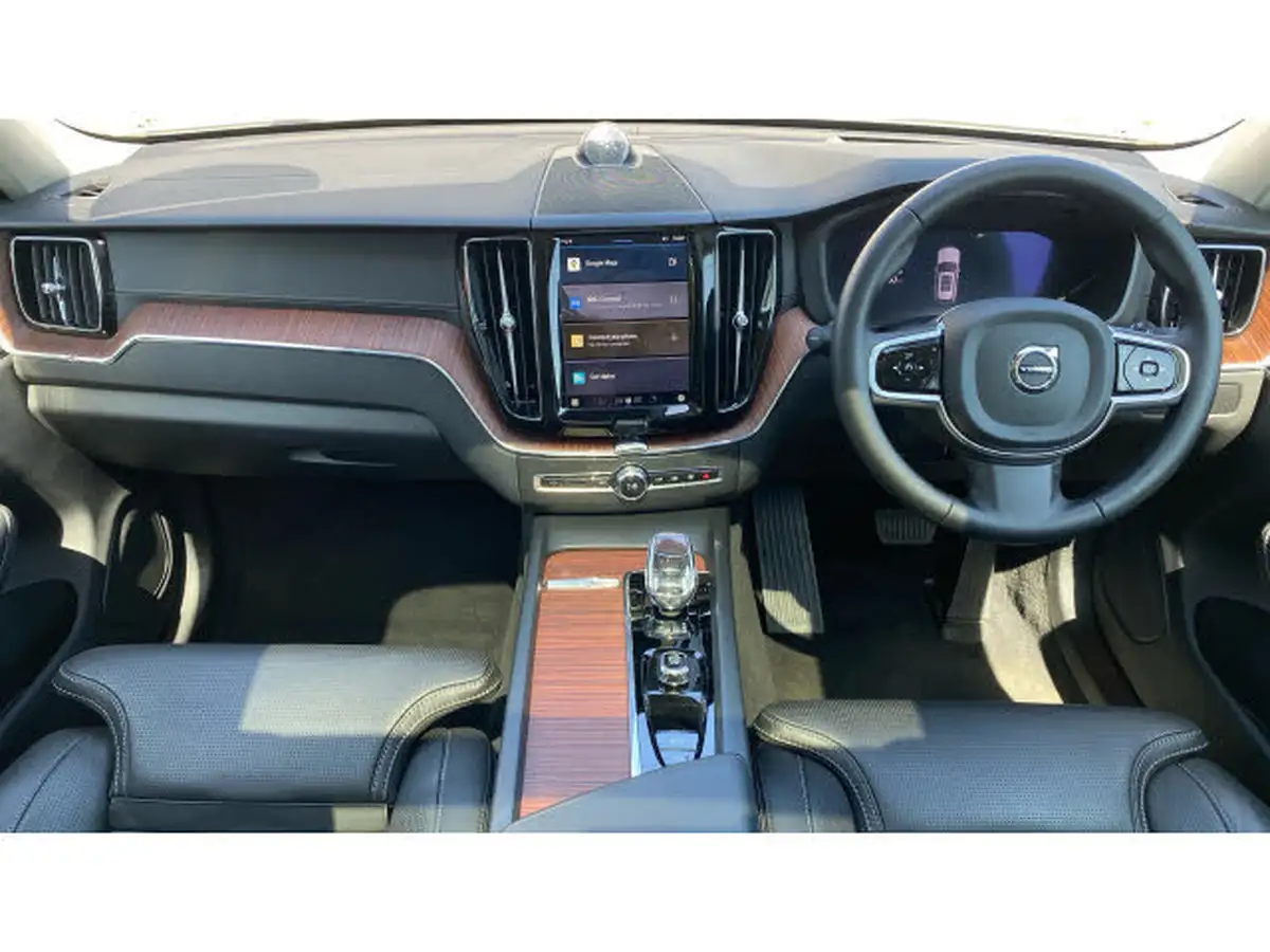 2024-volvo-xc60-20-b5-ultimate-big-19