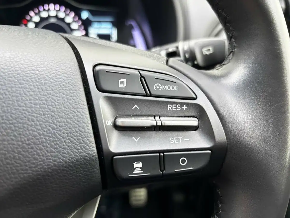 2020-hyundai-kona-e-premium-204ps-big-19