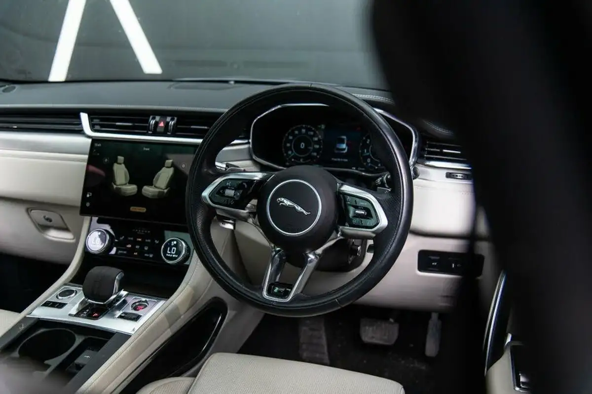 2021-jaguar-f-pace-20-p250-r-dynamic-se-big-10