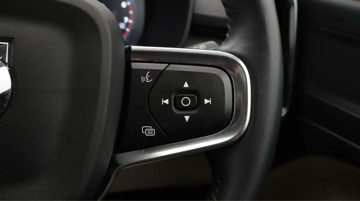 2021-volvo-xc40-20-b4-inscription-pro-197bhp-geartronic-big-24