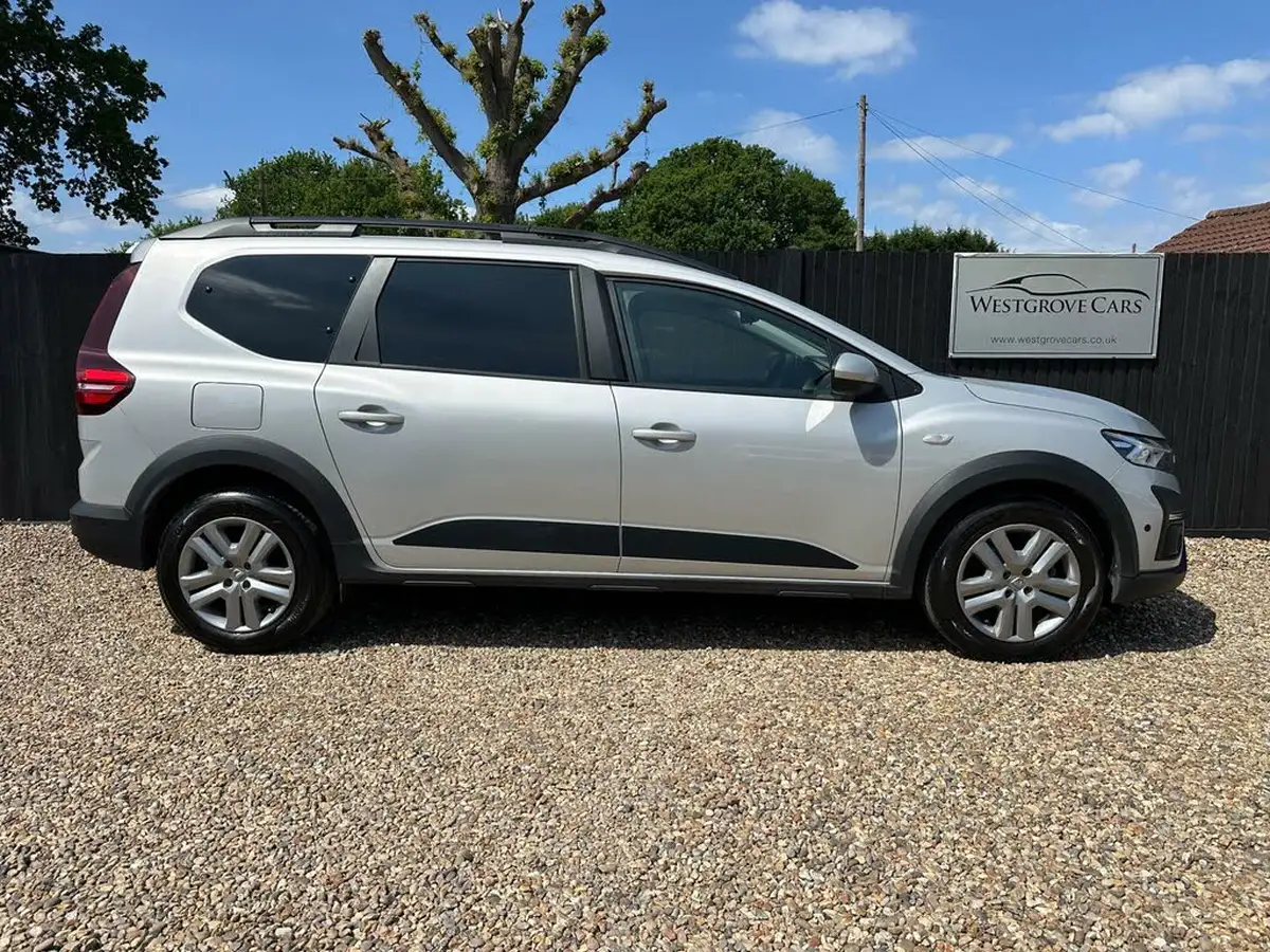 2023-dacia-jogger-10-tce-comfort-big-1