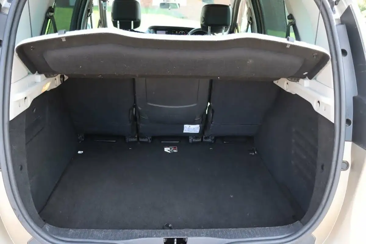 2014-renault-scenic-15td-dynamique-tom-tom-energy-ss-big-23