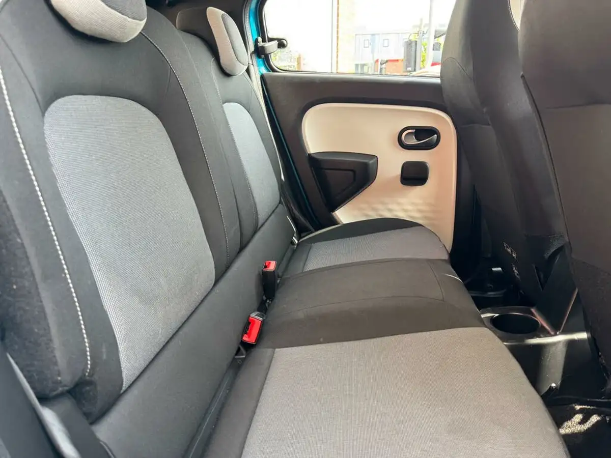 2015-renault-twingo-10-sce-play-big-10