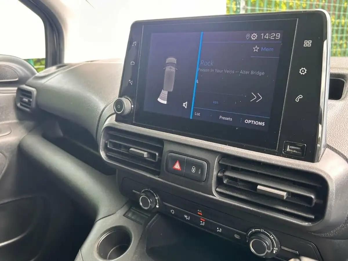 2021-peugeot-partner-15-bluehdi-1000-professional-100ps-eu6dt-panel-big-13