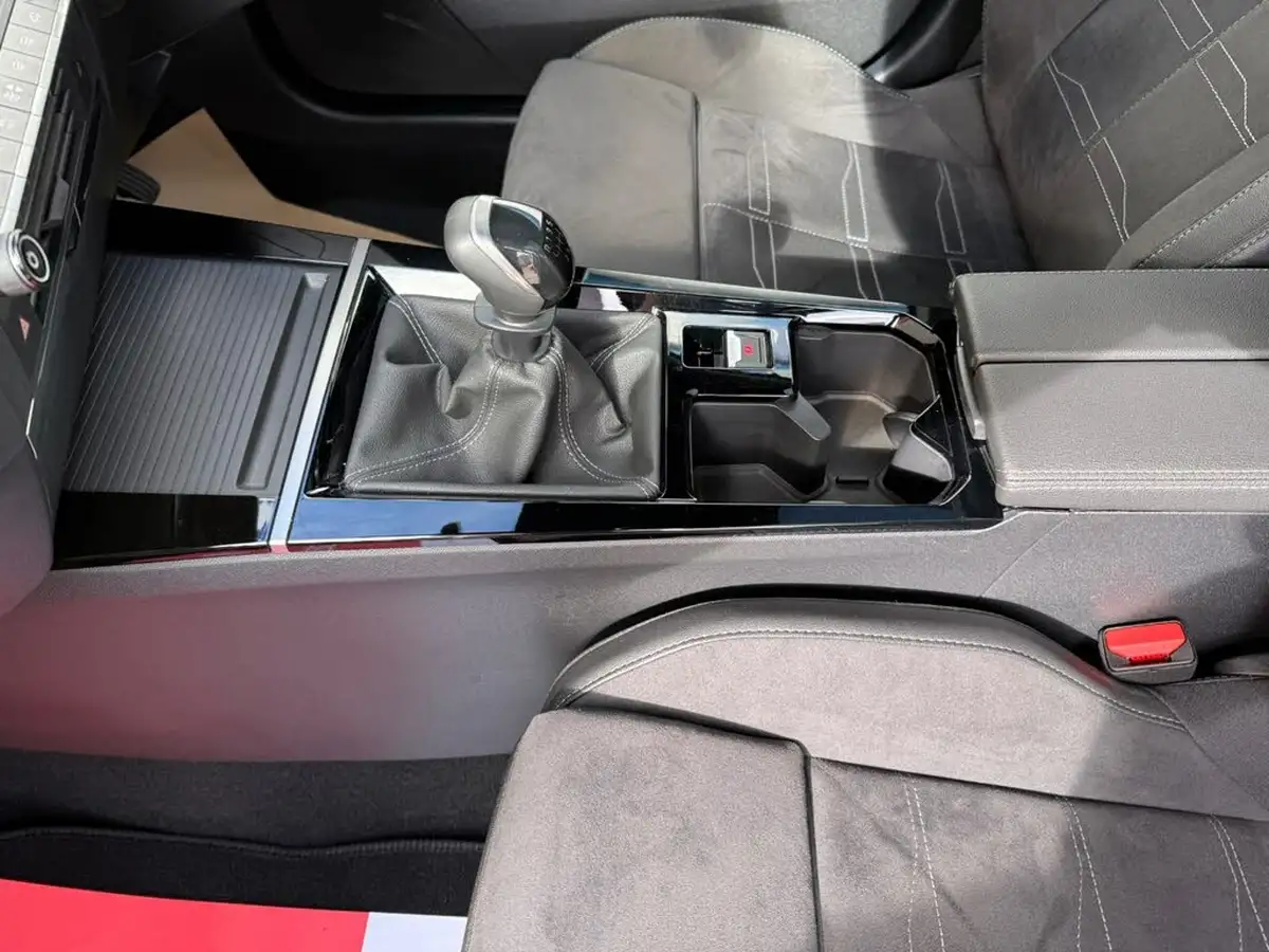 2024-vauxhall-astra-12-turbo-ultimate-130ps-hatchback-big-59