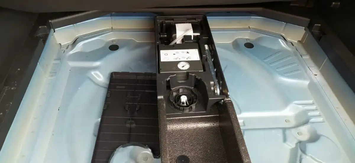 2020-vauxhall-grandland-x-12-elite-nav-big-31