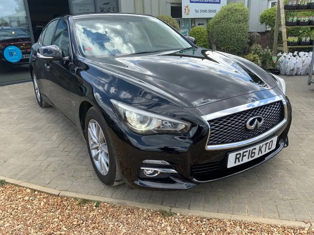 2016-infiniti-q50-22td-se-auto-big-2