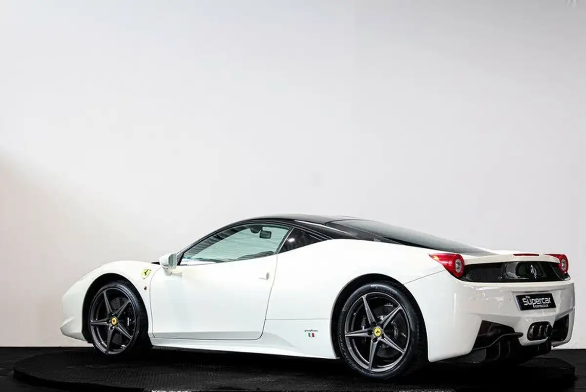 2011-ferrari-458-45-italia-big-5