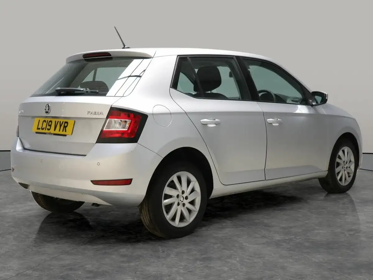 2019-skoda-fabia-10-mpi-se-75ps-ss-hatchback-big-10