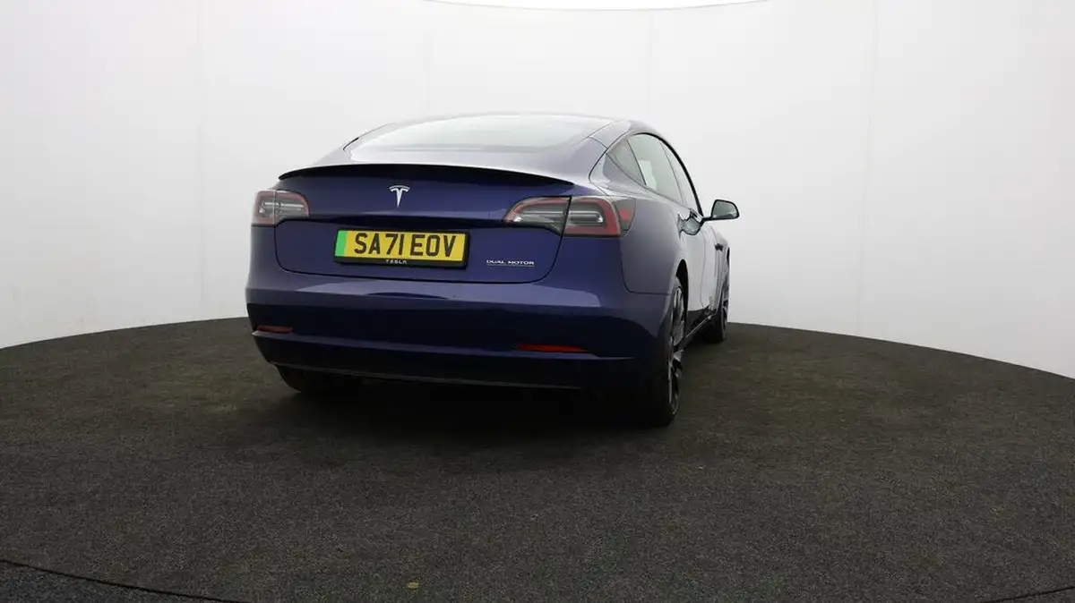 2021-tesla-model-3-e-performance-awd-big-75