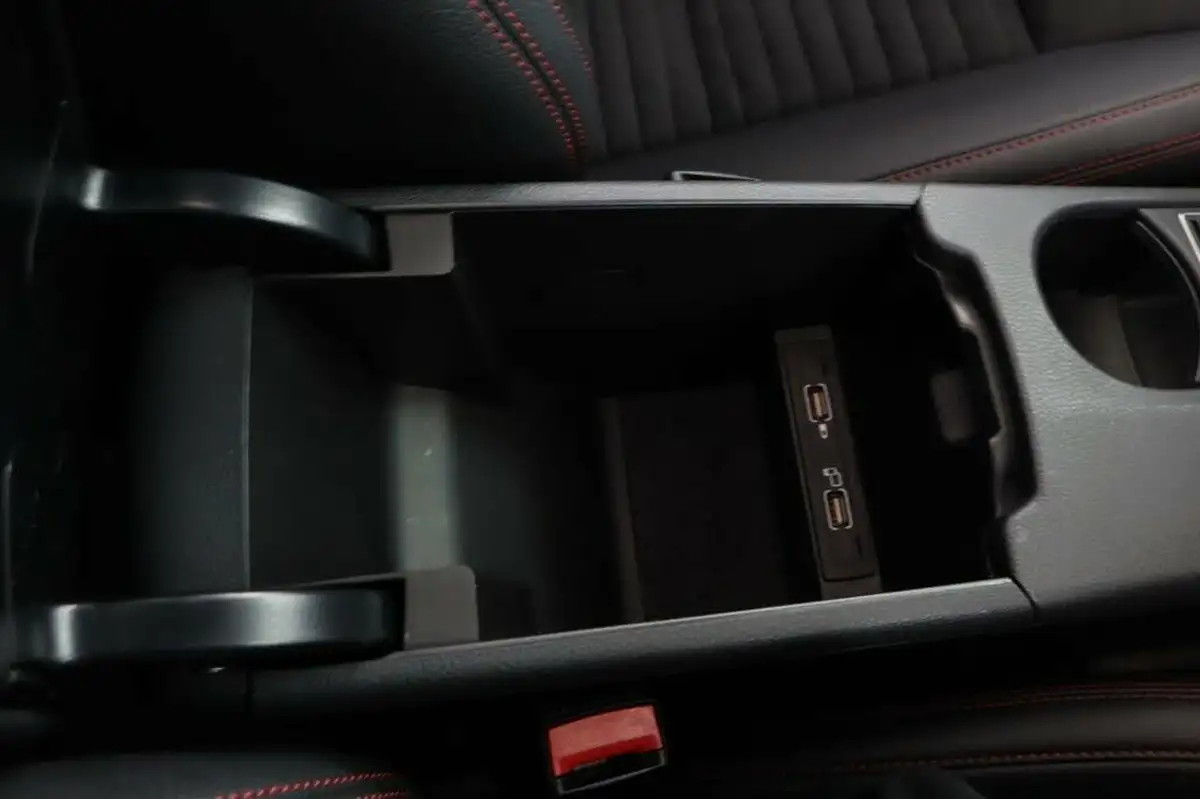 2016-mercedes-benz-a-class-21d-a200d-amg-line-136ps-premiumss-7g-dct-big-29