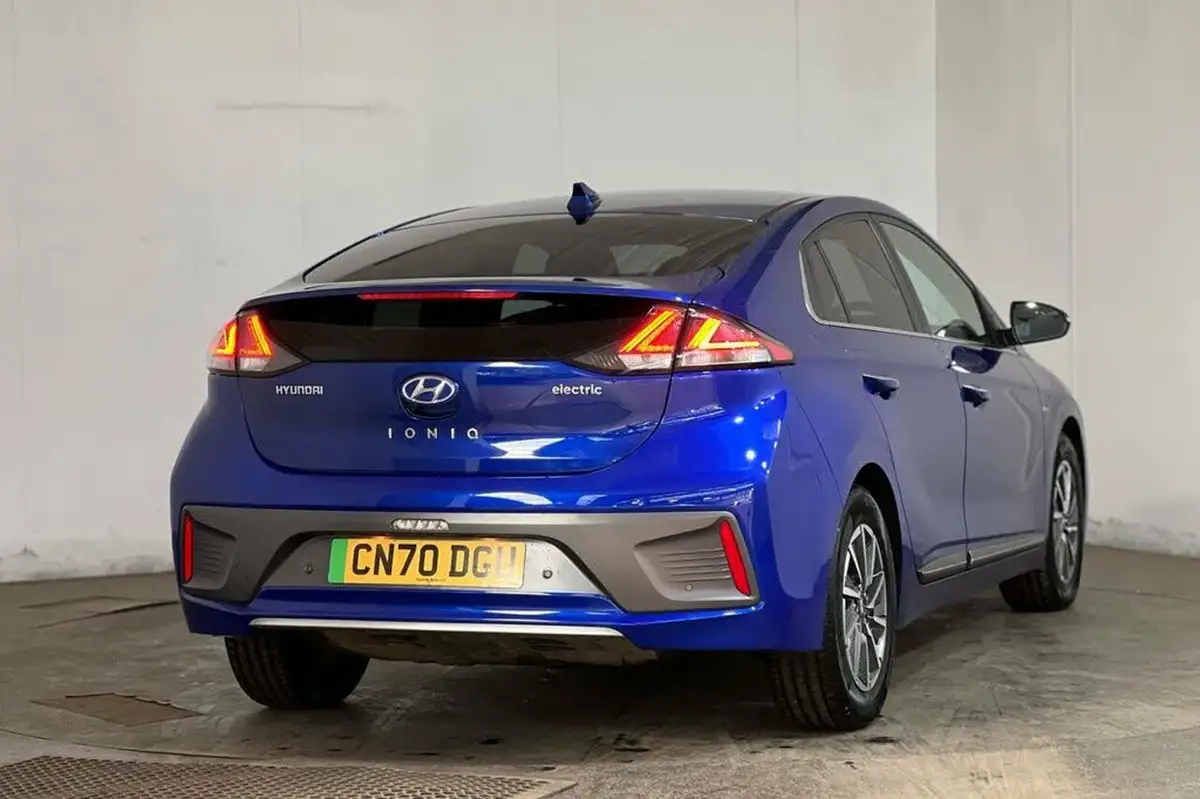 2021-hyundai-ioniq-e-premium-se-electric-100kw-big-23