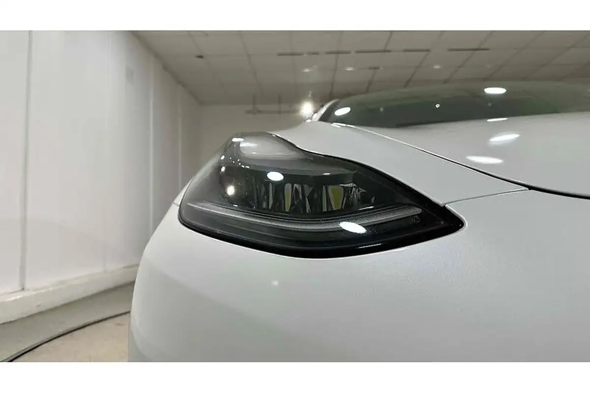 2020-tesla-model-3-e-long-range-big-16