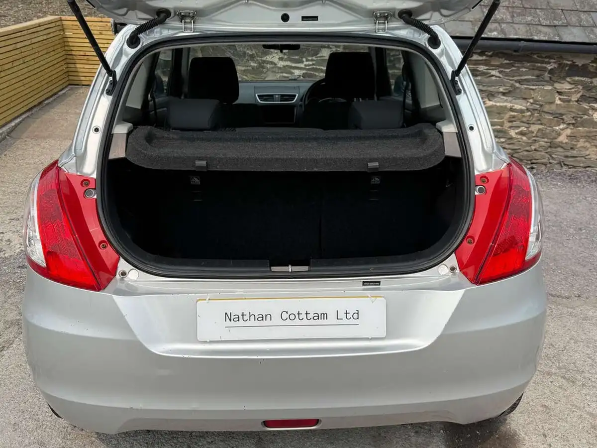 2011-suzuki-swift-12-sz3-3d-big-54