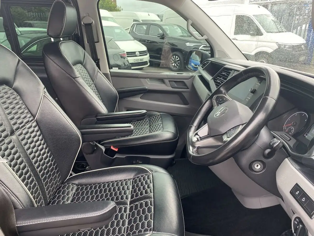 2021-volkswagen-transporter-20bitdi-t32-highline-bmt-swb-4motion-199pseu6dt-e-kombi-big-4