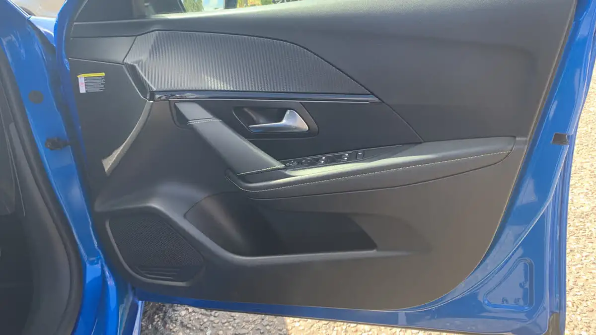 2020-peugeot-208-12-puretech-gt-line-100bhp-eat8-big-21