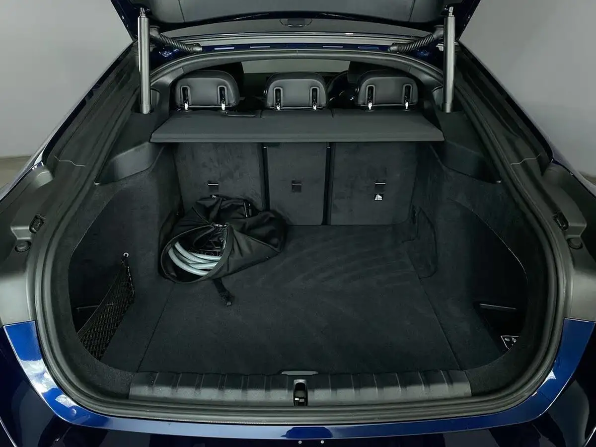 2024-bmw-i4-e-m50-big-12