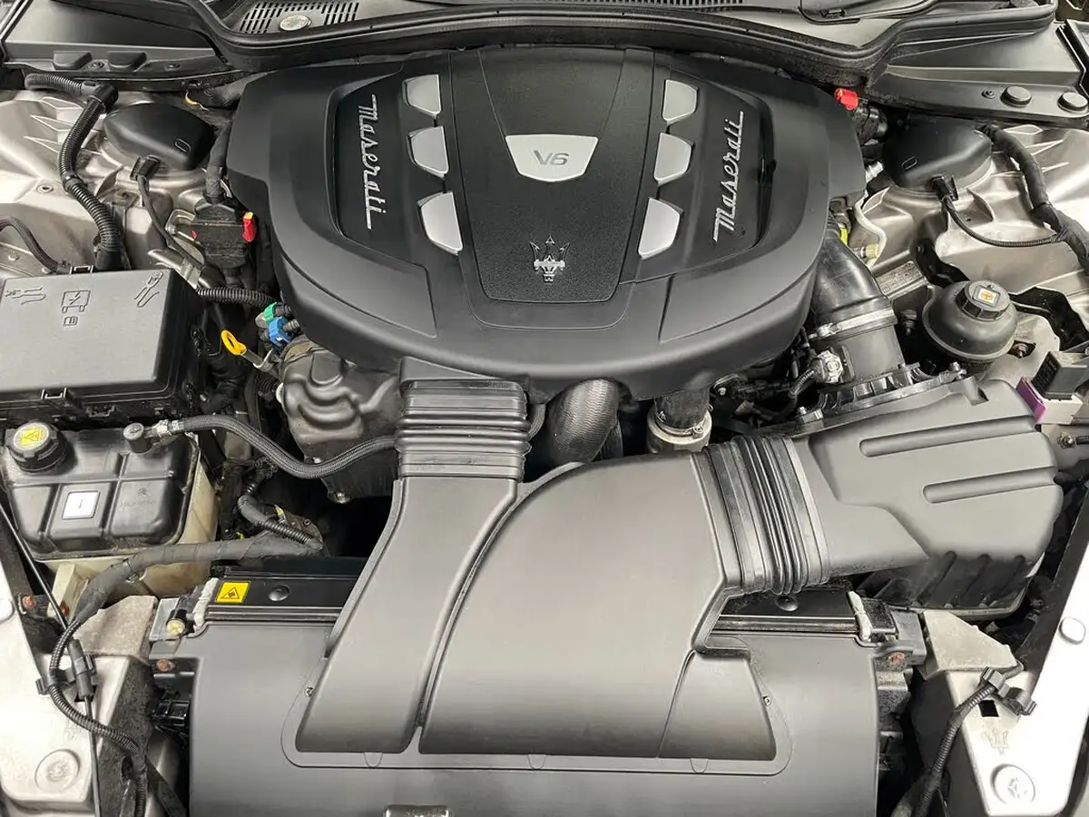 2016-maserati-quattroporte-30td-big-27