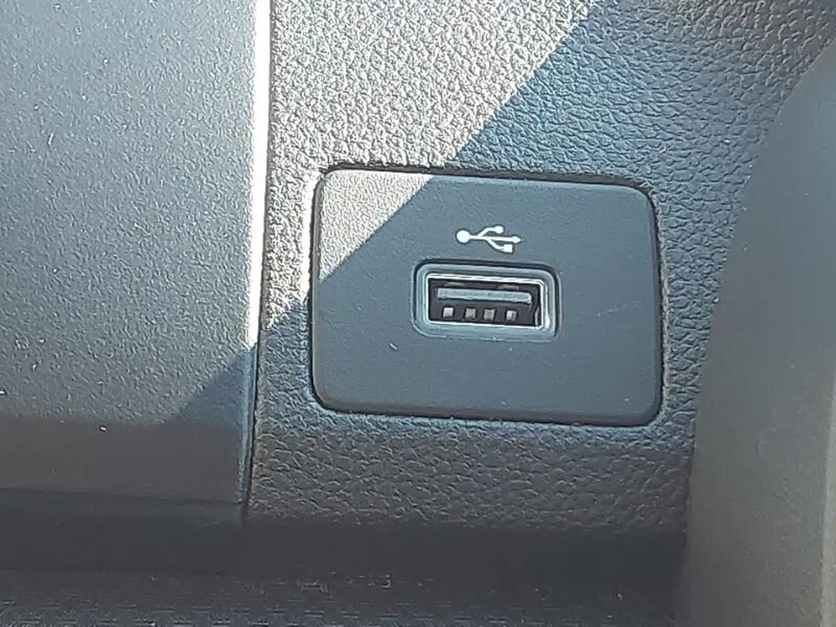 2022-dacia-sandero-10-sce-essential-big-13