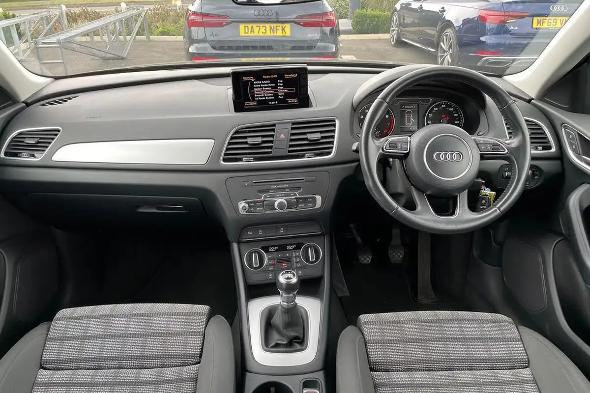 2016-audi-q3-14-tfsi-se-big-2