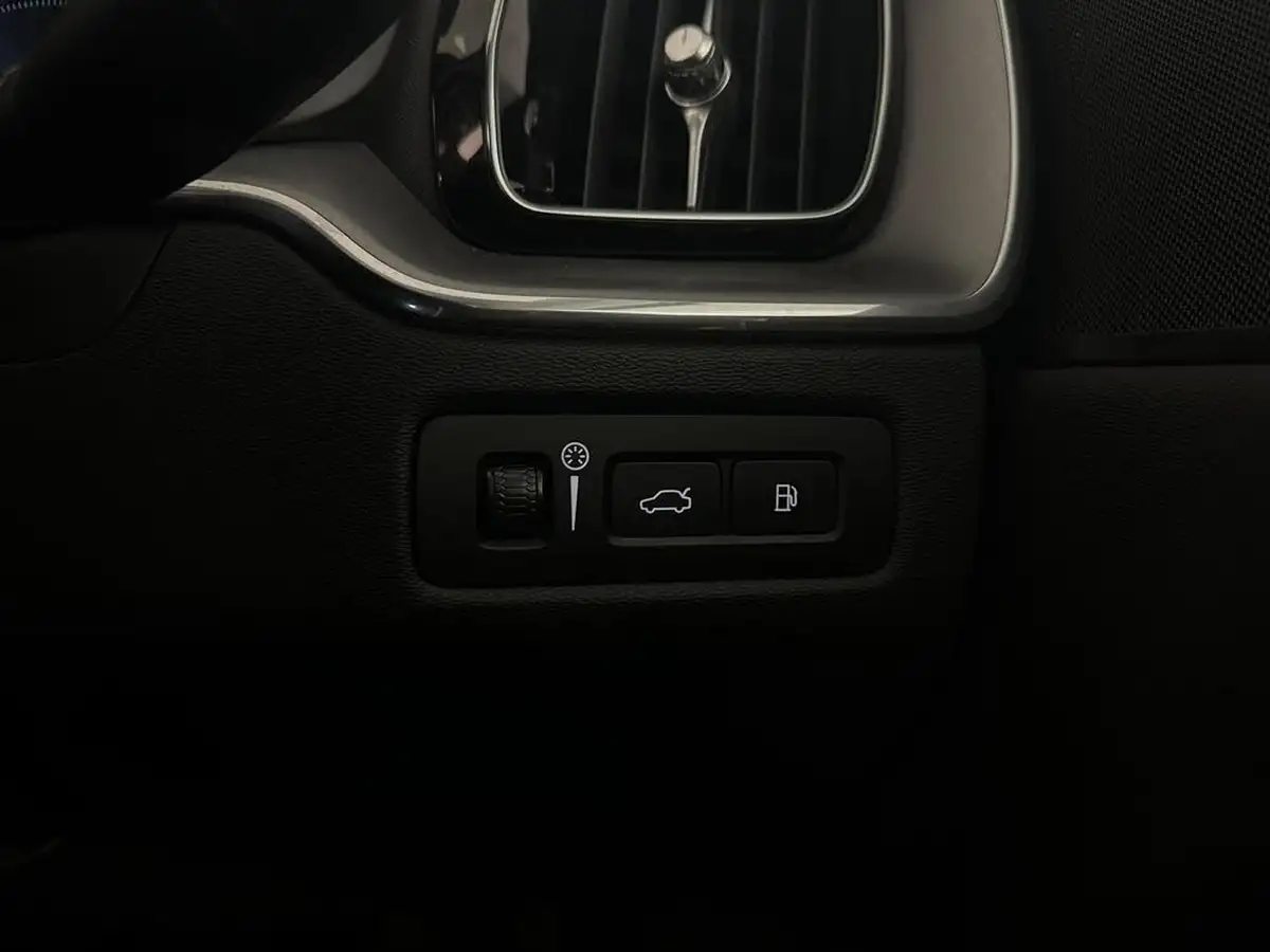 2021-volvo-xc60-20-t6-inscription-expression-340bhp-big-28
