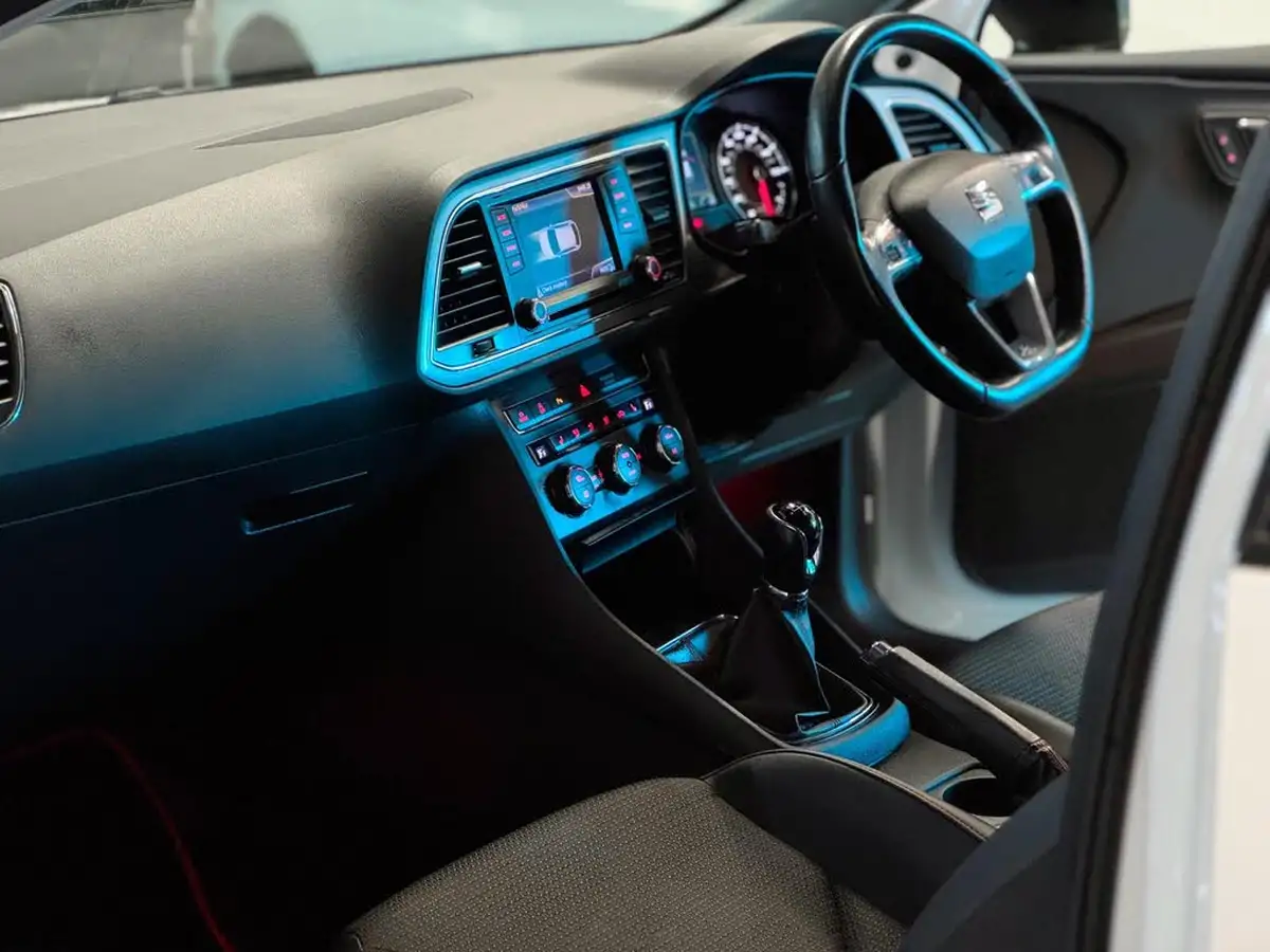 2013-seat-leon-14-fr-tech-pack-ss-sportcoupe-3d-big-19