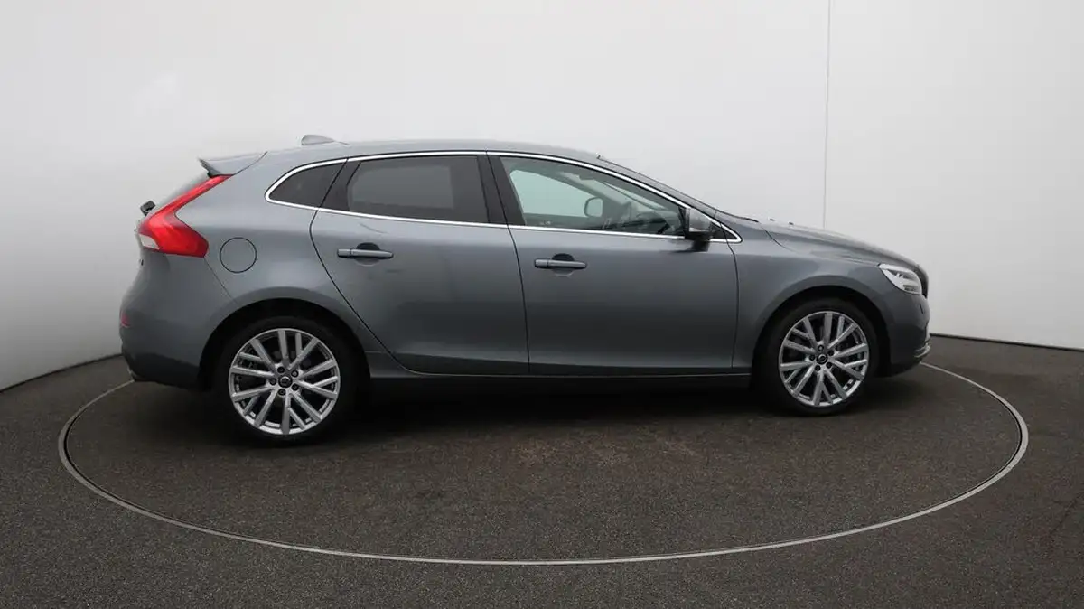 2019-volvo-v40-15-t3-inscription-big-48