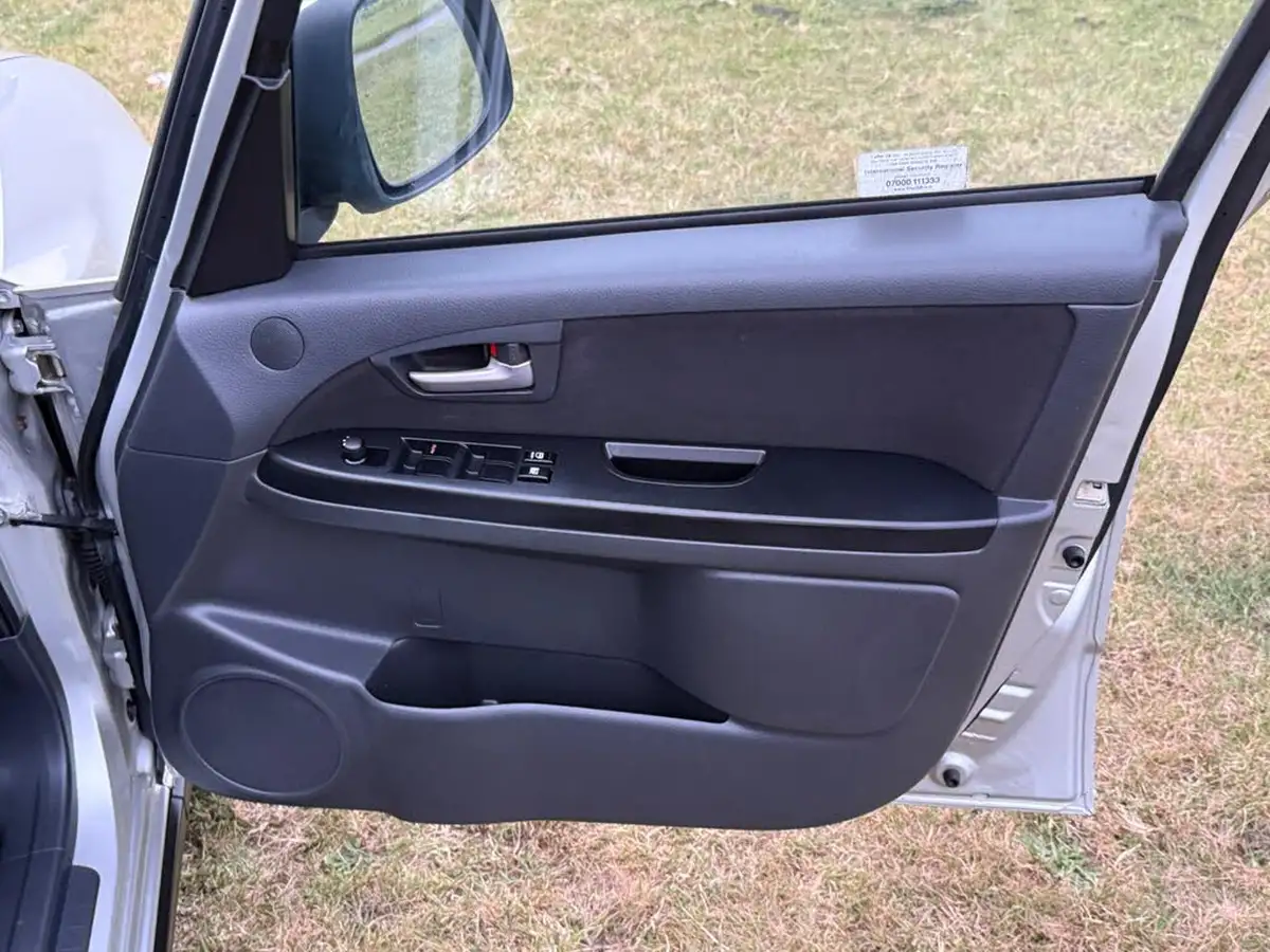 2007-suzuki-sx4-16-gl-big-25