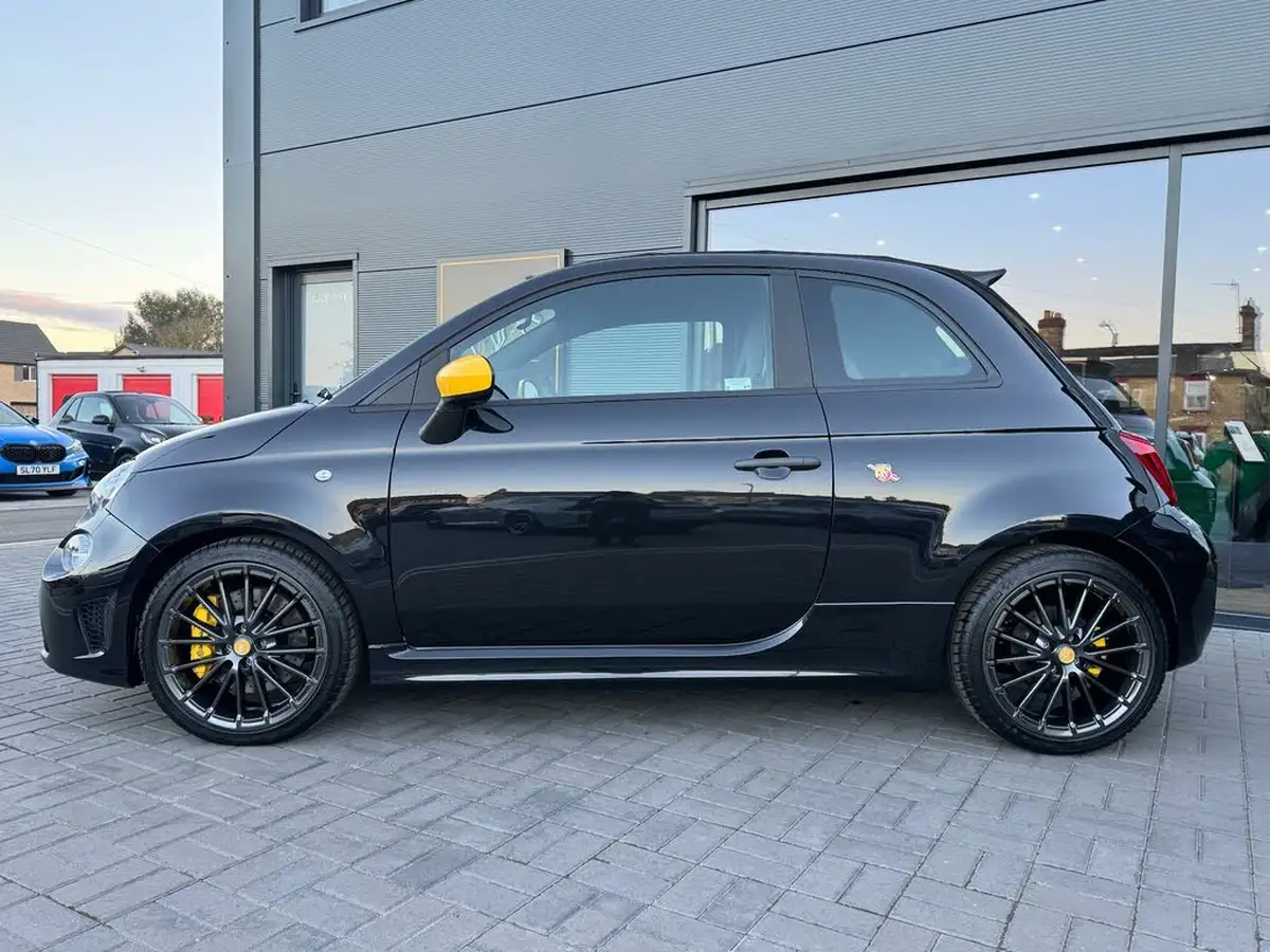 2024-abarth-695c-14-tjet-competizione-big-23