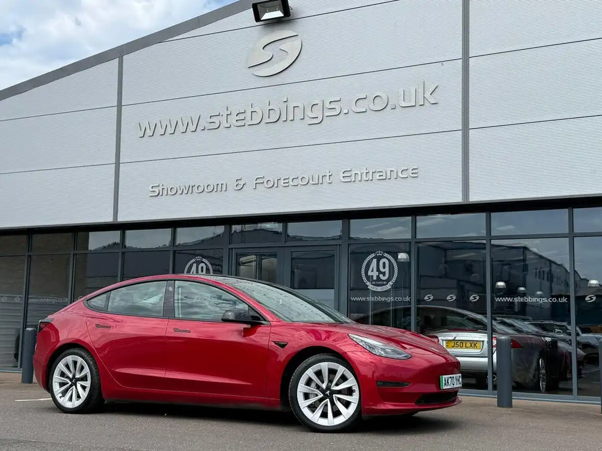 2020-tesla-model-3-e-long-range-big-0