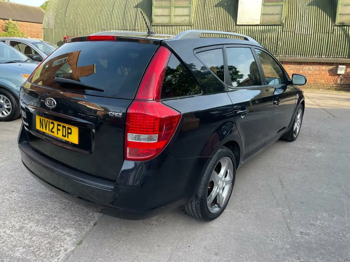 2012-kia-ceed-16td-3-estate-auto-big-2