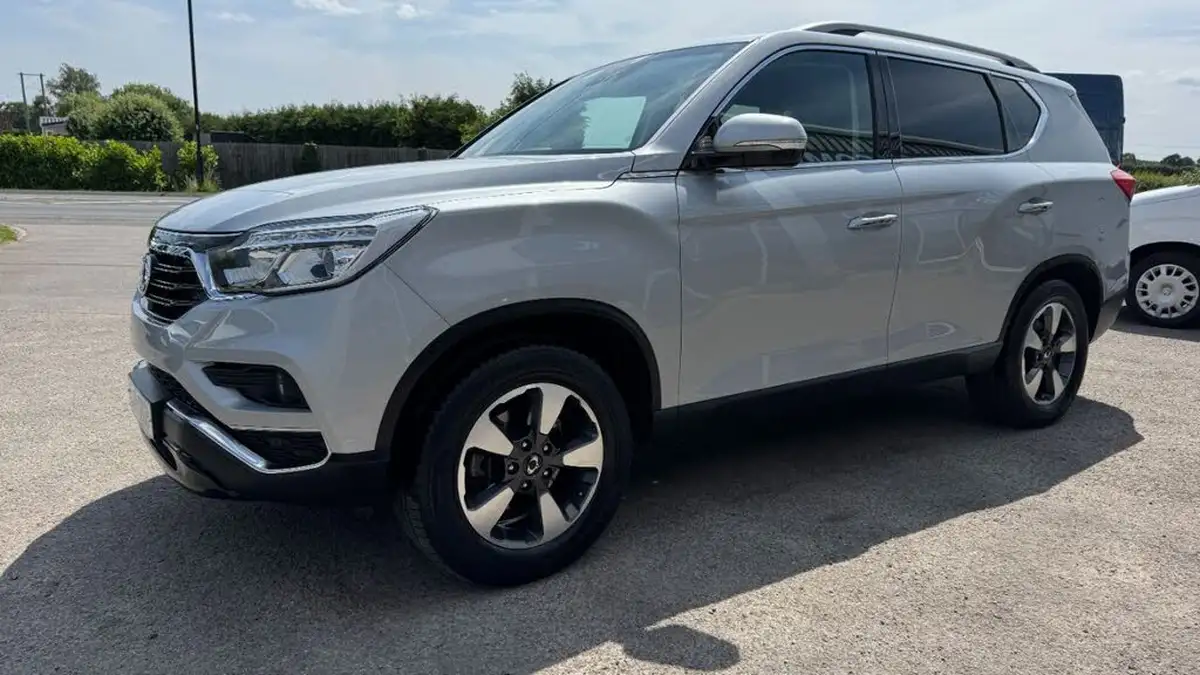 2019-kgm-ssangyong-rexton-22td-elx-t-tronic-big-12