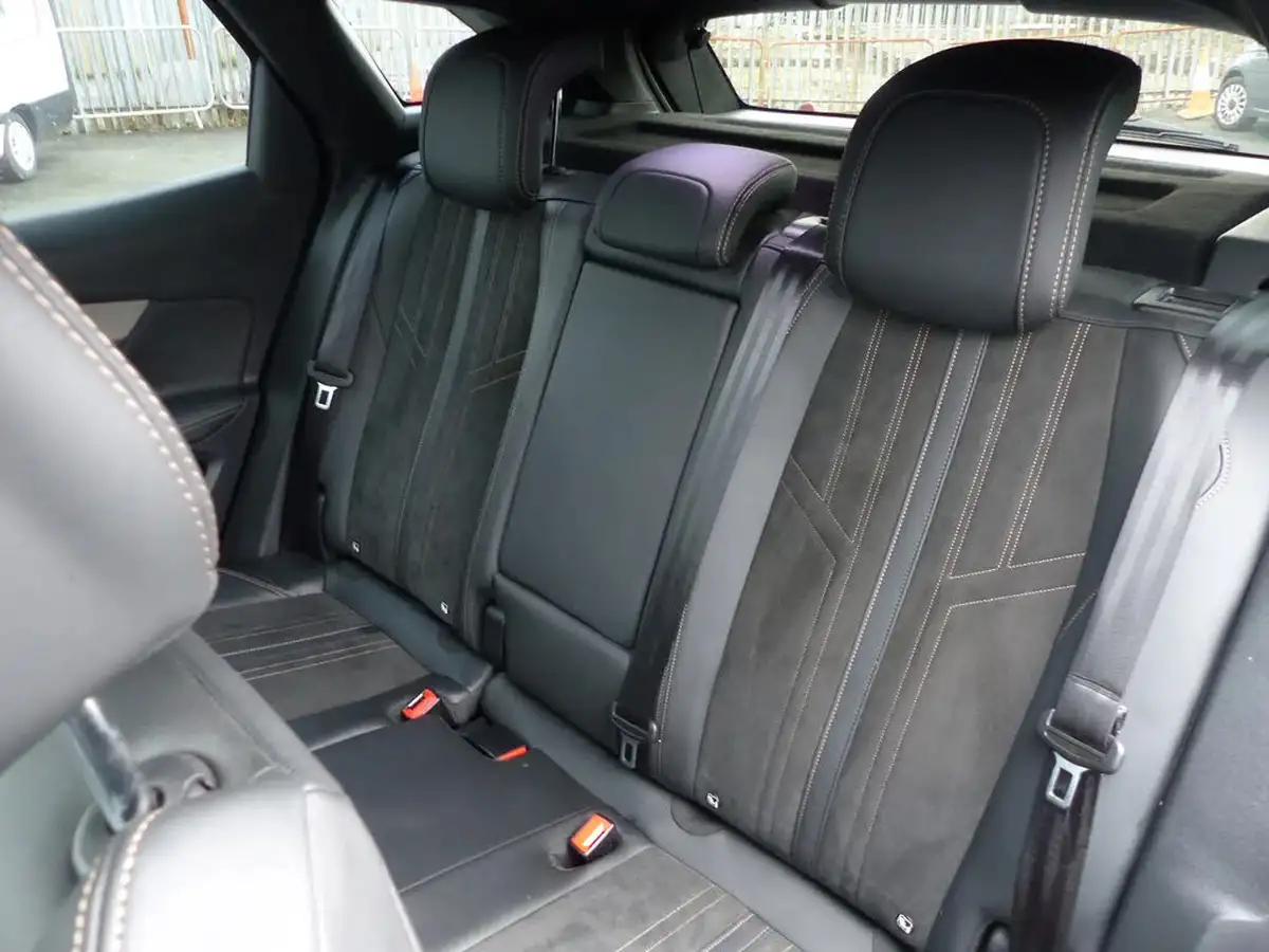 2021-peugeot-3008-suv-12-puretech-gt-eat8-big-7