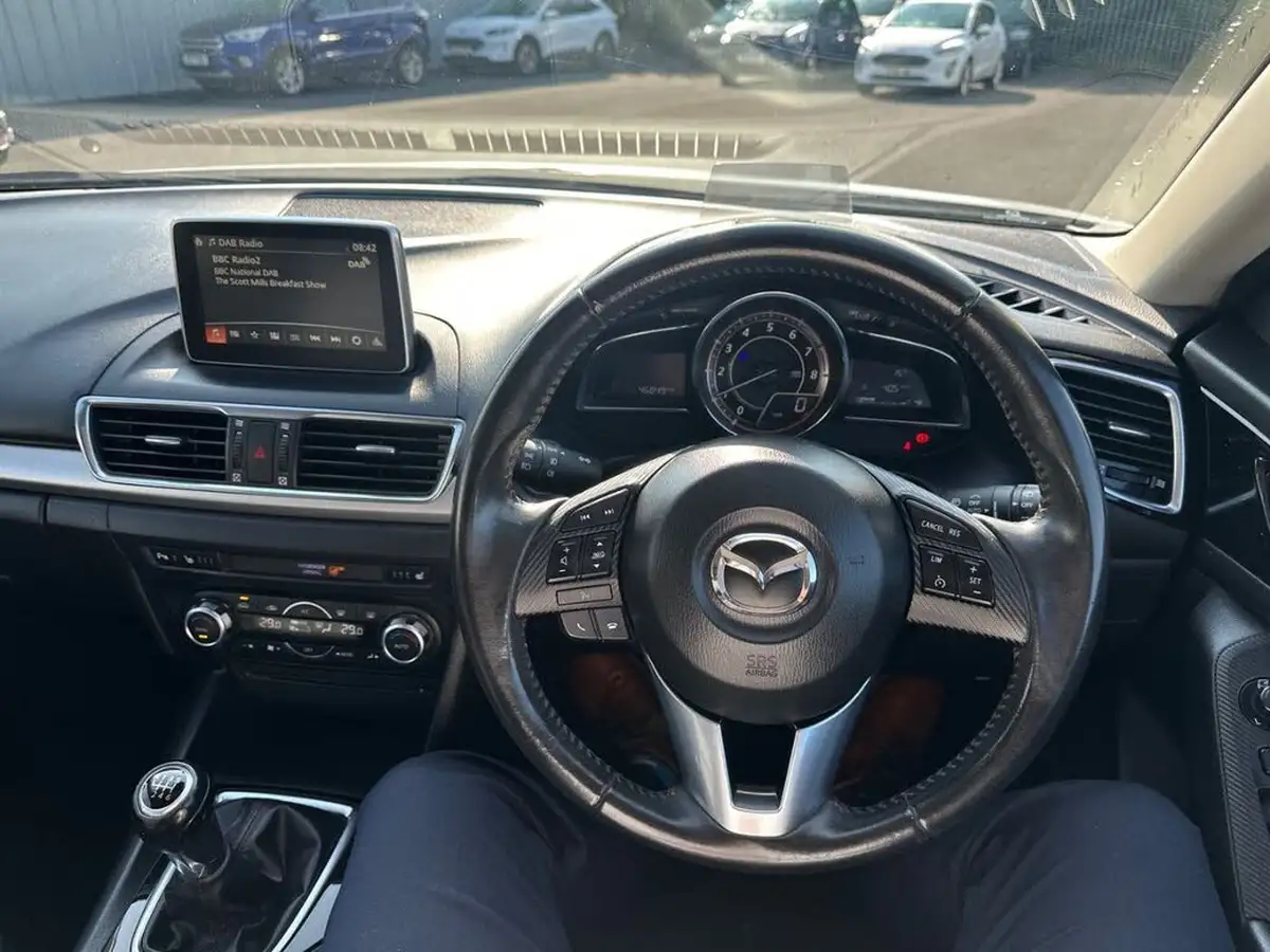 2016-mazda-mazda3-20-sport-nav-120ps-skyactiv-g-hatchback-5d-big-11