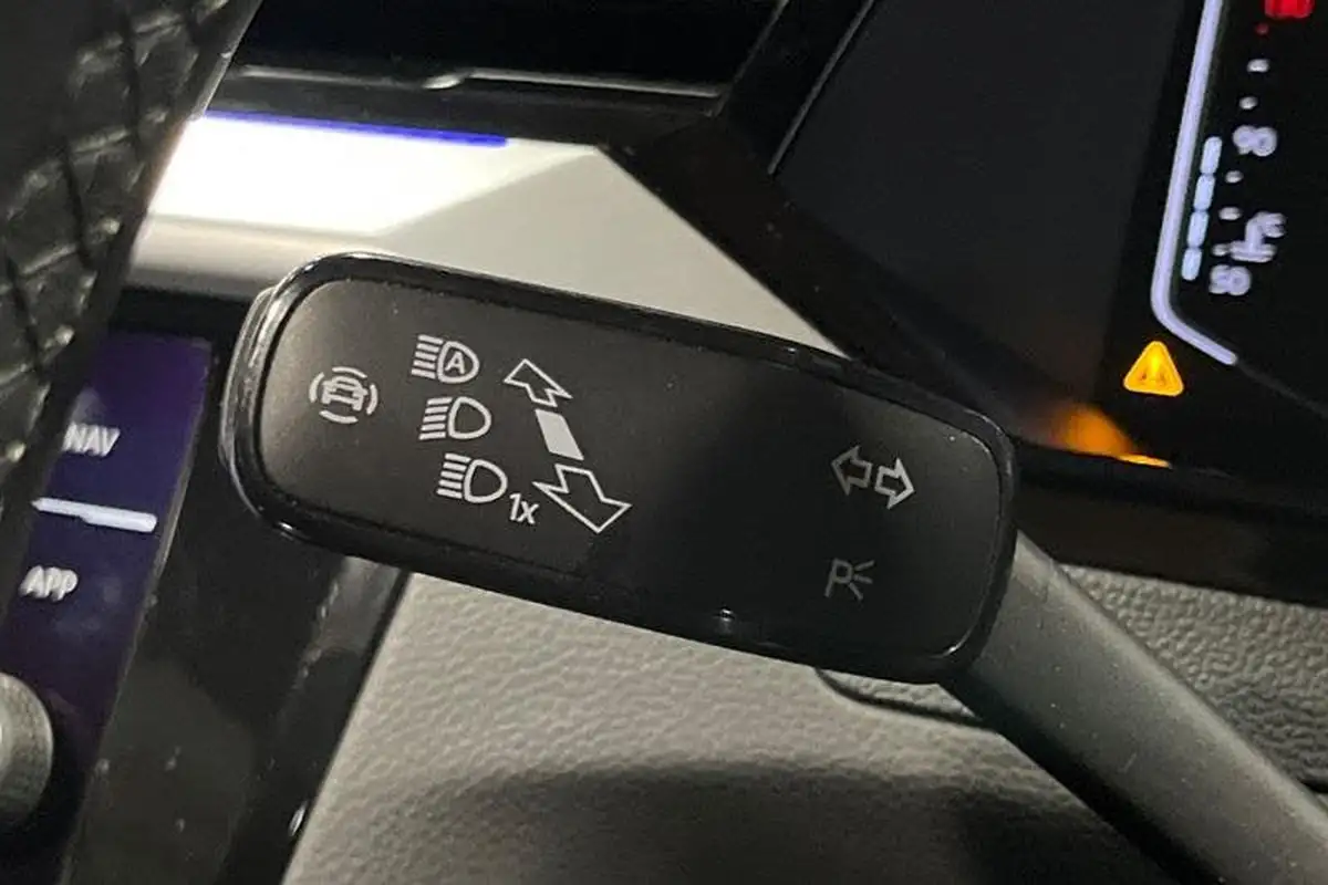 2022-volkswagen-arteon-20-tsi-r-line-fastback-big-13