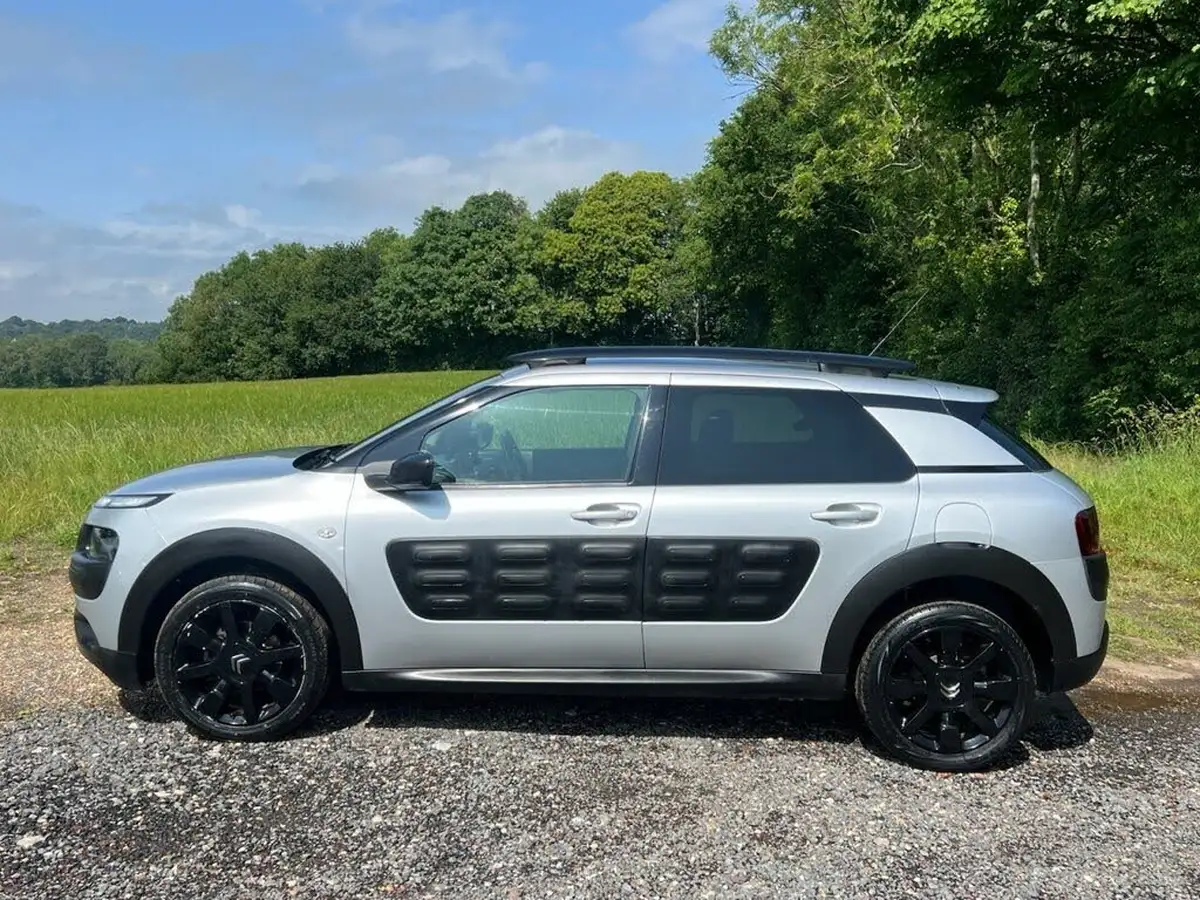 2016-citroen-c4-cactus-12-puretech-flair-110ps-ss-big-16