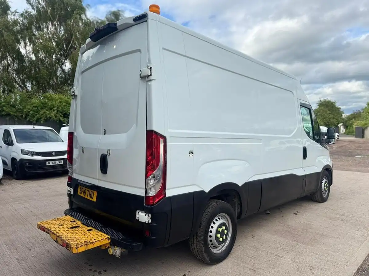 2018-iveco-daily-s-class-23td-35s12v-3520-h1-business-big-9
