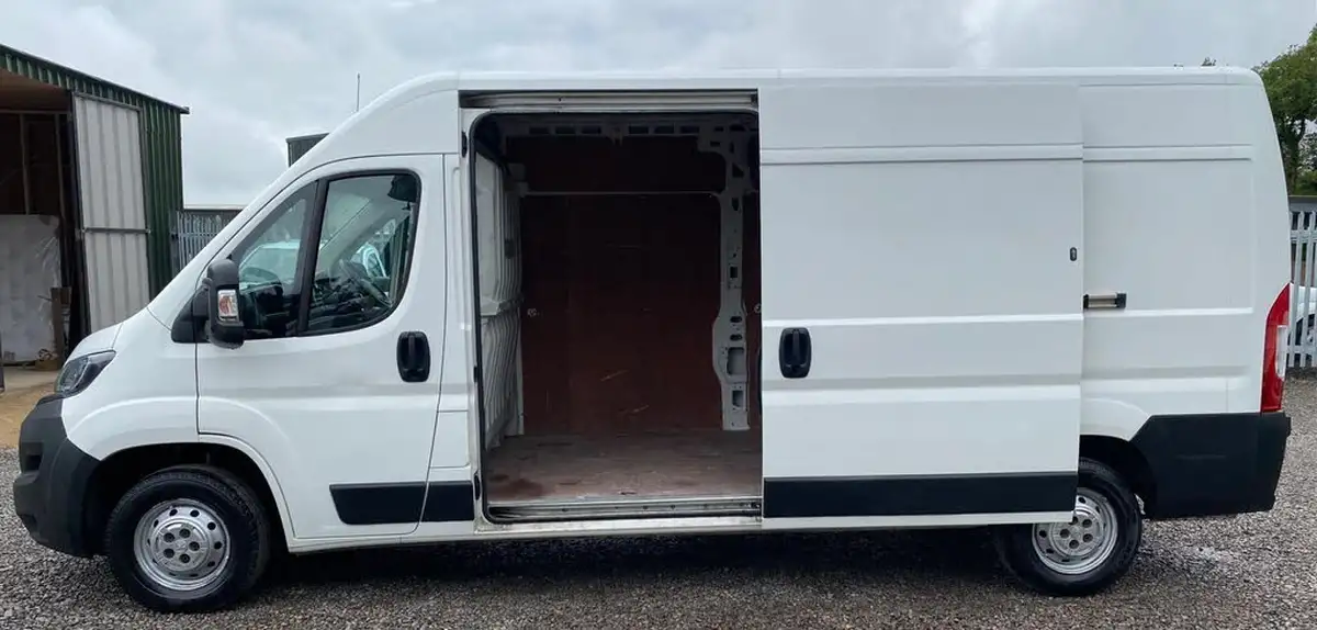 2019-peugeot-boxer-20-bluehdi-professional-335-l3-h2-big-52