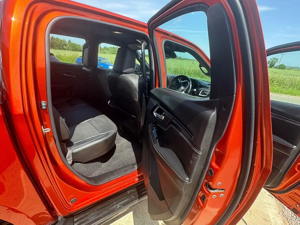 2021-isuzu-d-max-19td-v-cross-auto-big-18