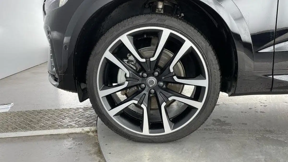 2024-volvo-xc60-20-t8-ultimate-dark-big-36