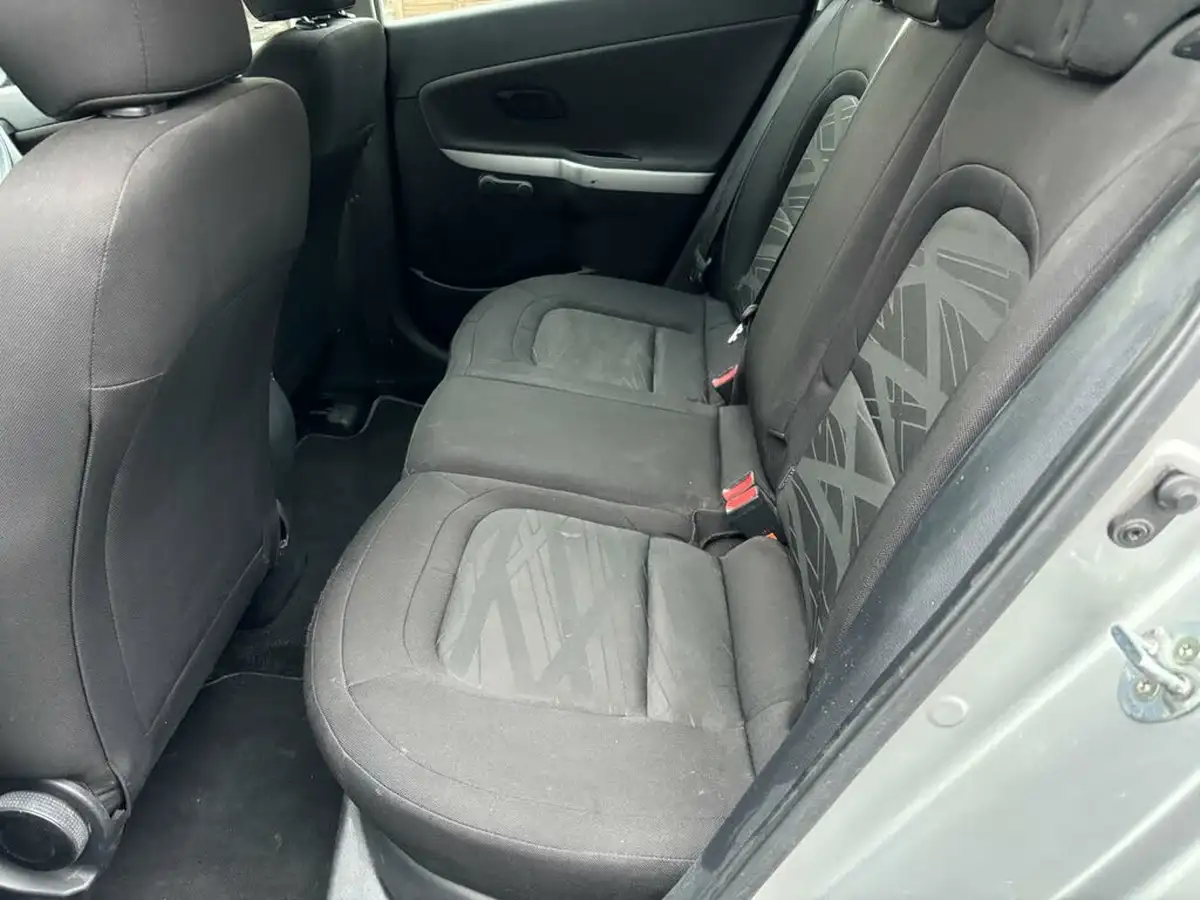 2013-kia-ceed-16crdi-4-sportswagon-big-13