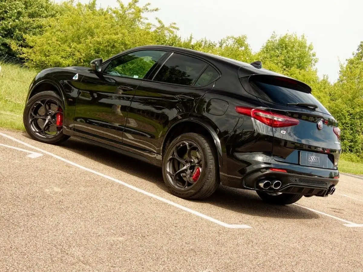 2018-alfa-romeo-stelvio-29-biturbo-quadrifoglio-big-11