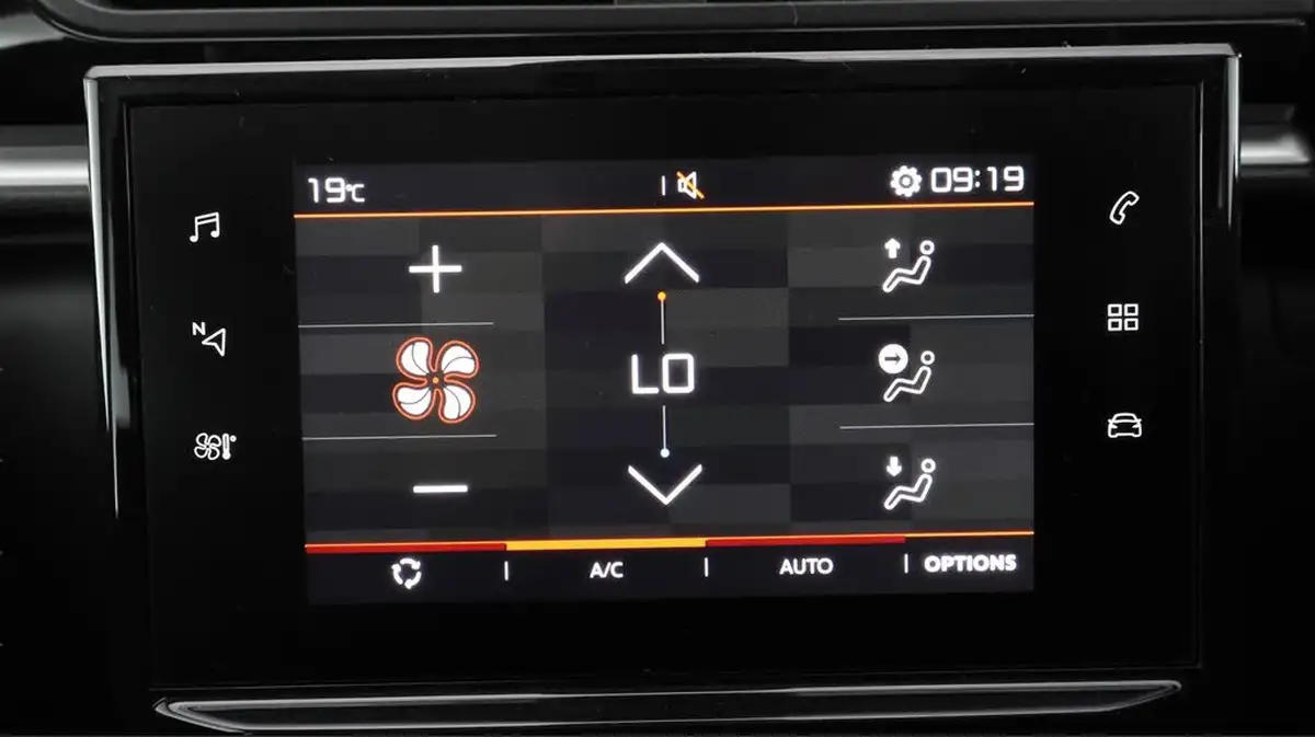 2020-citroen-c3-12-puretech-flair-83ps-big-11