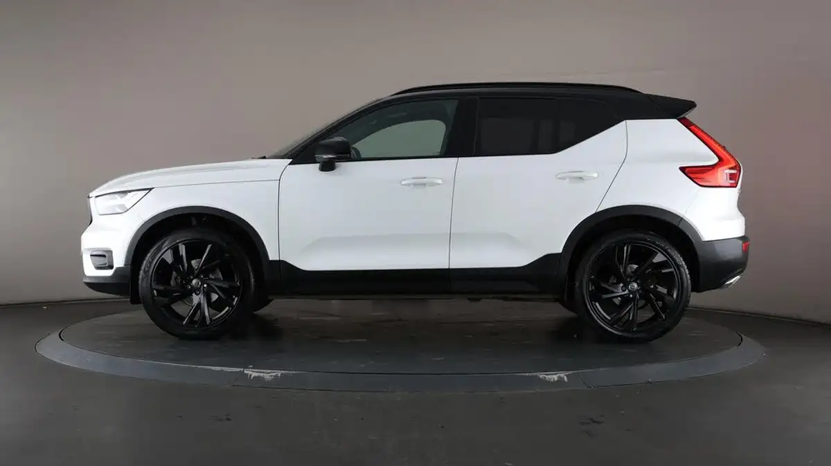 2018-volvo-xc40-15-t3-r-design-pro-big-38