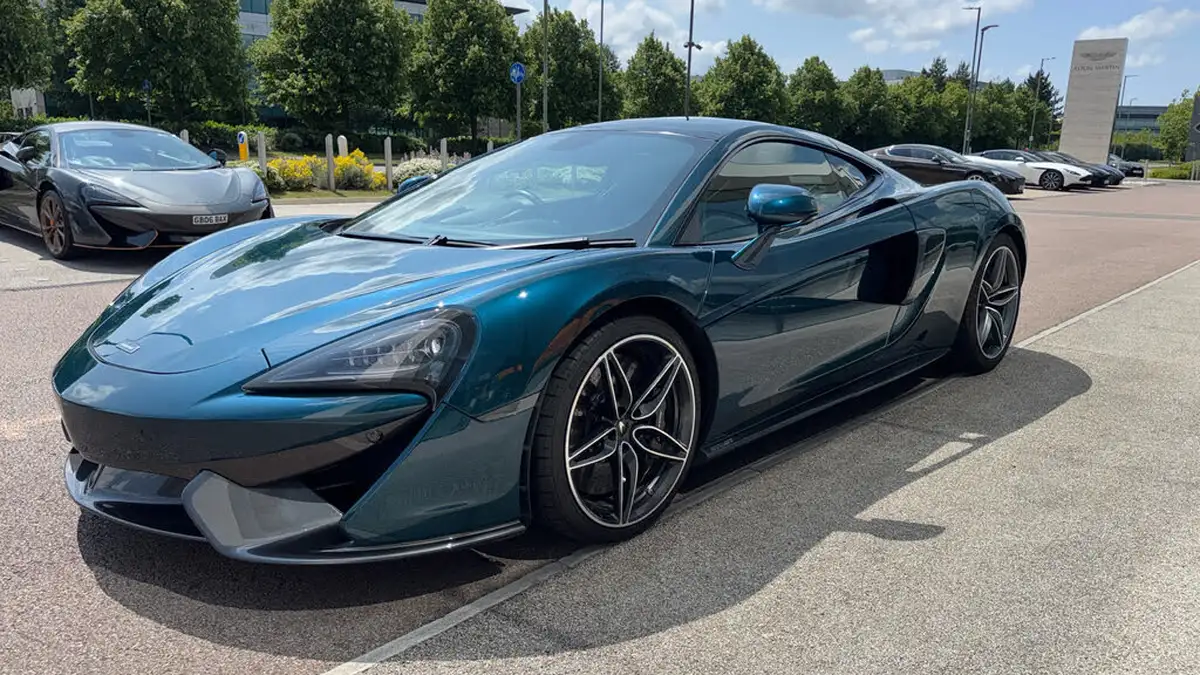 2019-mclaren-570gt-38-big-10