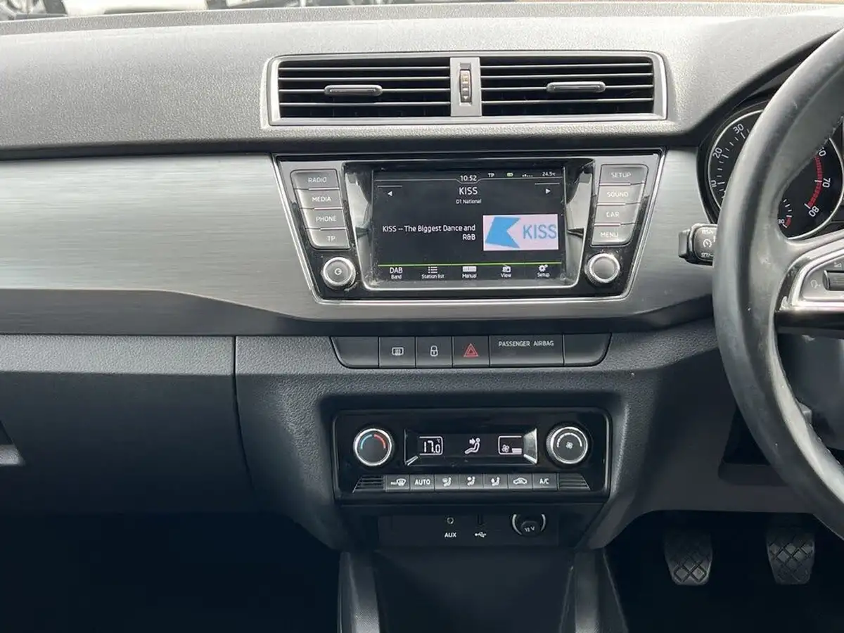 2015-skoda-fabia-12-tsi-se-l-90ps-hatchback-big-28