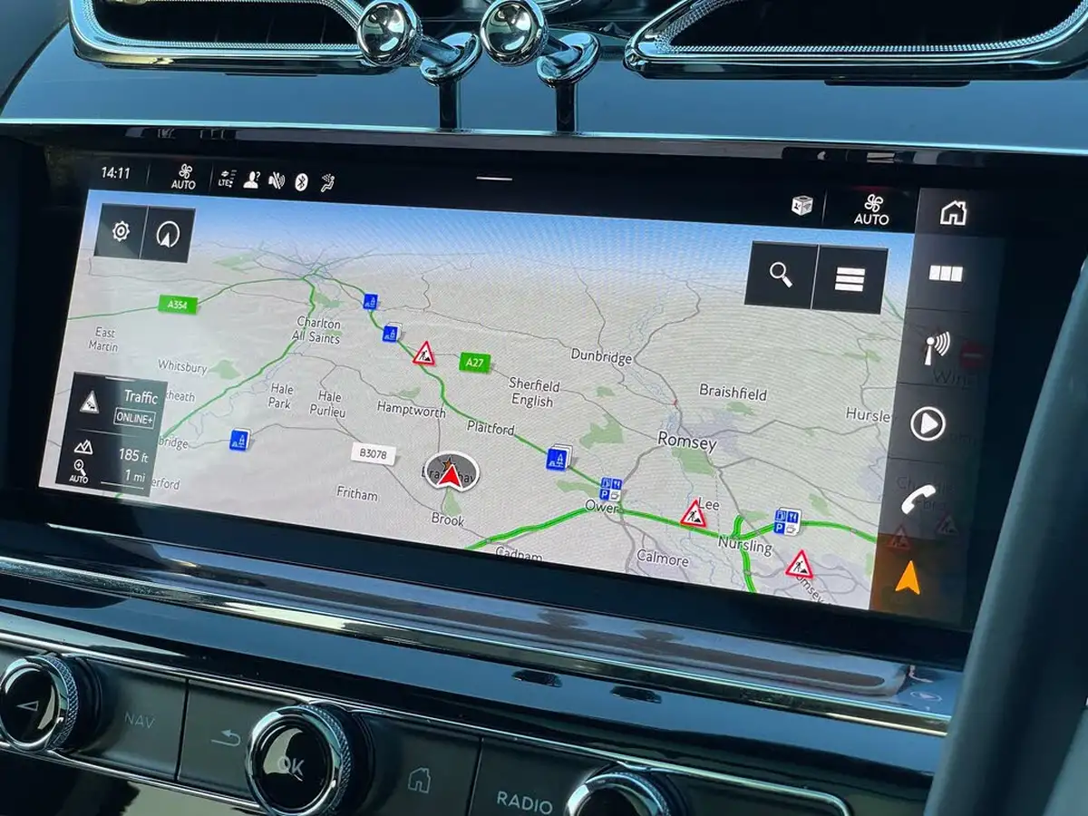 2021-bentley-bentayga-40-v8-big-35