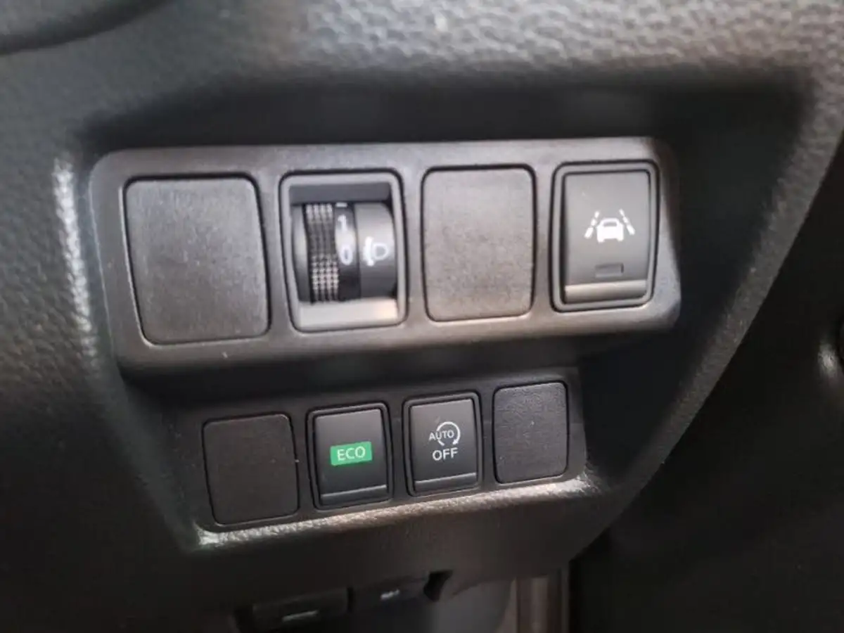 2017-nissan-qashqai-12-dig-t-n-connecta-glass-roof-pack-xtronic-cvt-big-11