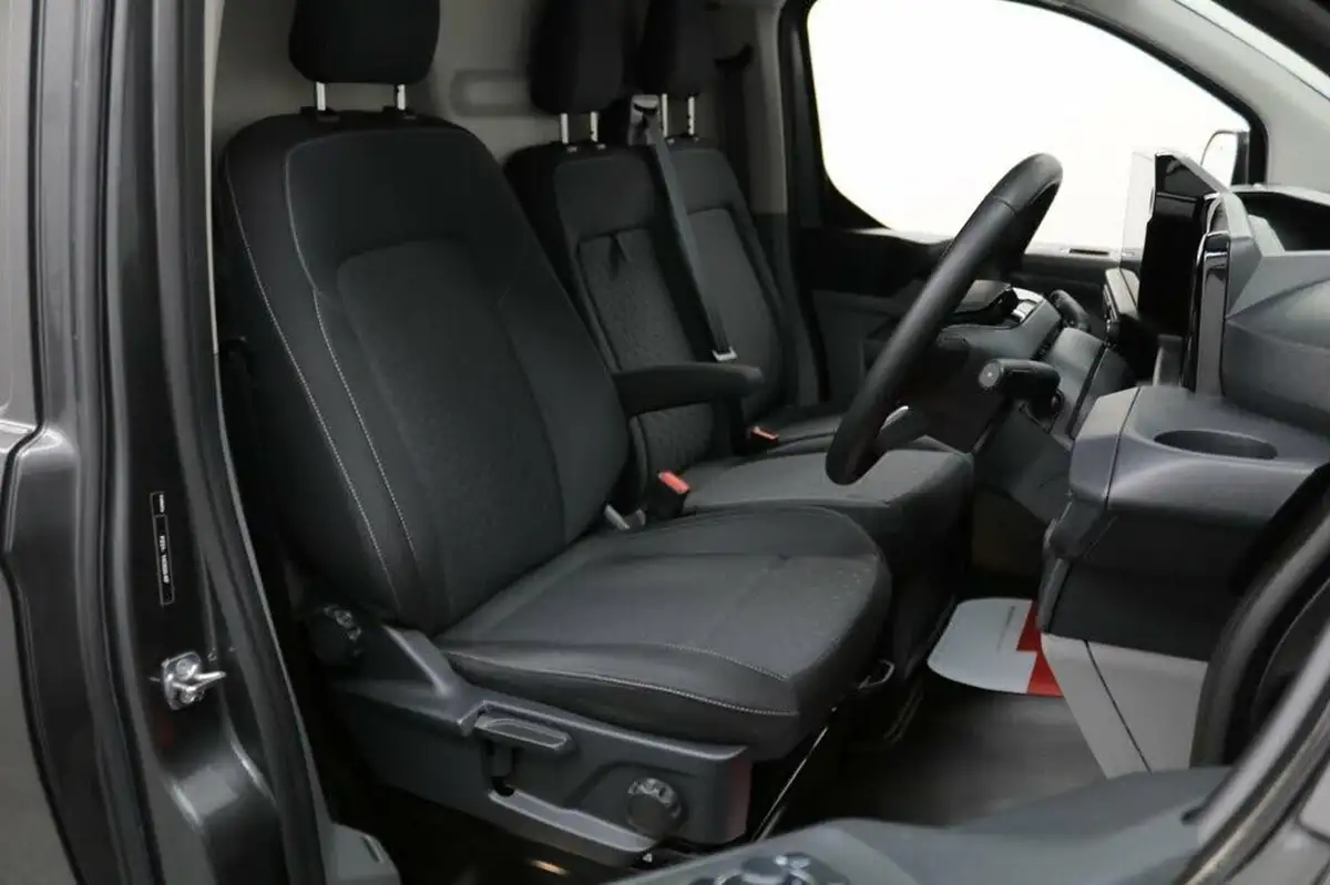 2024-ford-transit-custom-20tdci-320-l2h1-limited-136pseu6e-panel-van-1996cc-auto-big-24