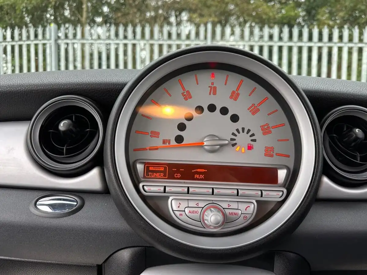 2008-mini-cooper-16-cooper-120bhp-hatchback-3d-big-25